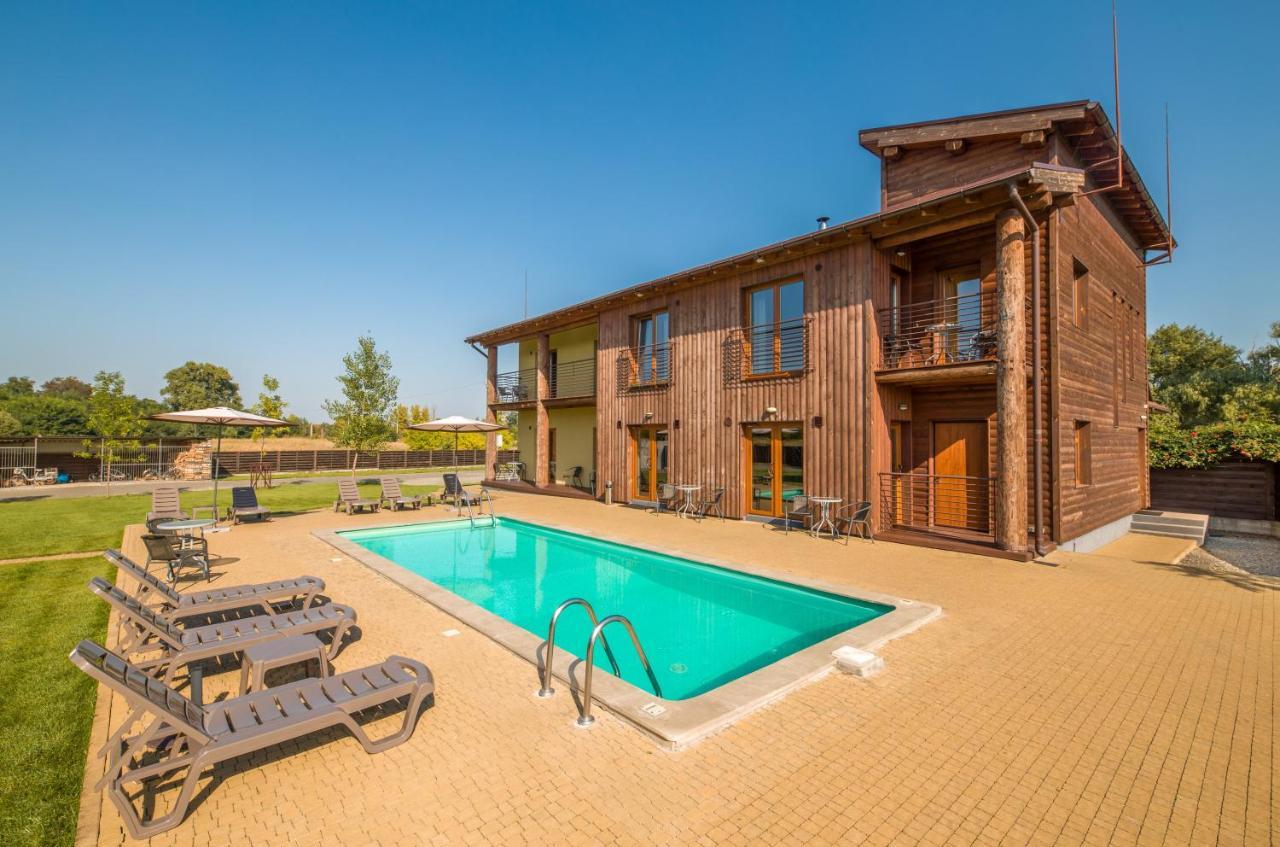 Eden Resort Yasnogorodka  ภายนอก รูปภาพ