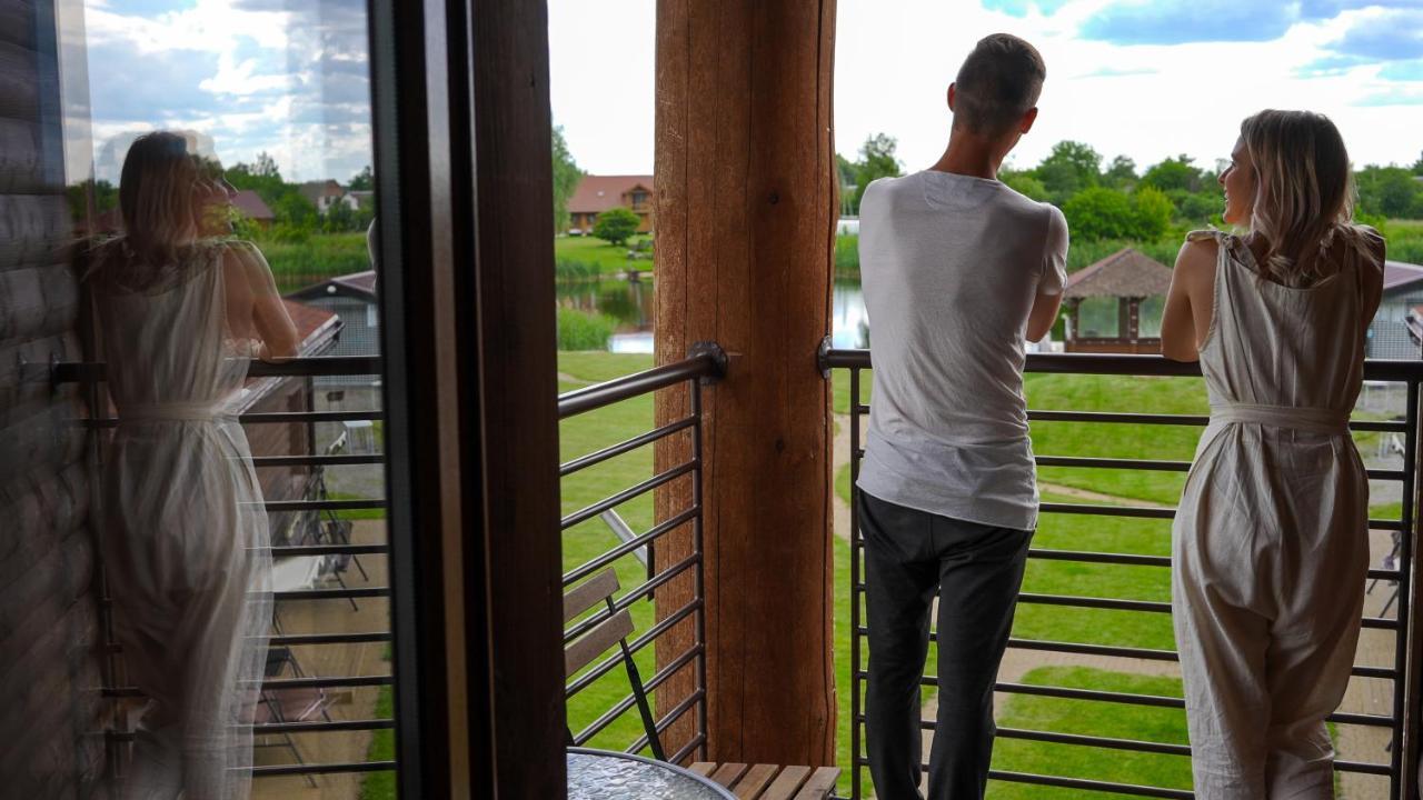 Eden Resort Yasnogorodka  ภายนอก รูปภาพ