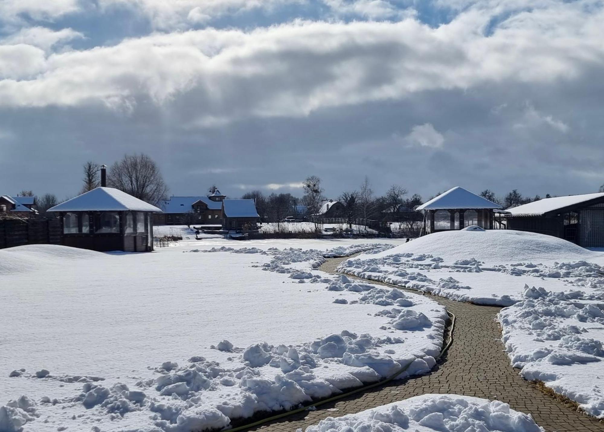 Eden Resort Yasnogorodka  ภายนอก รูปภาพ